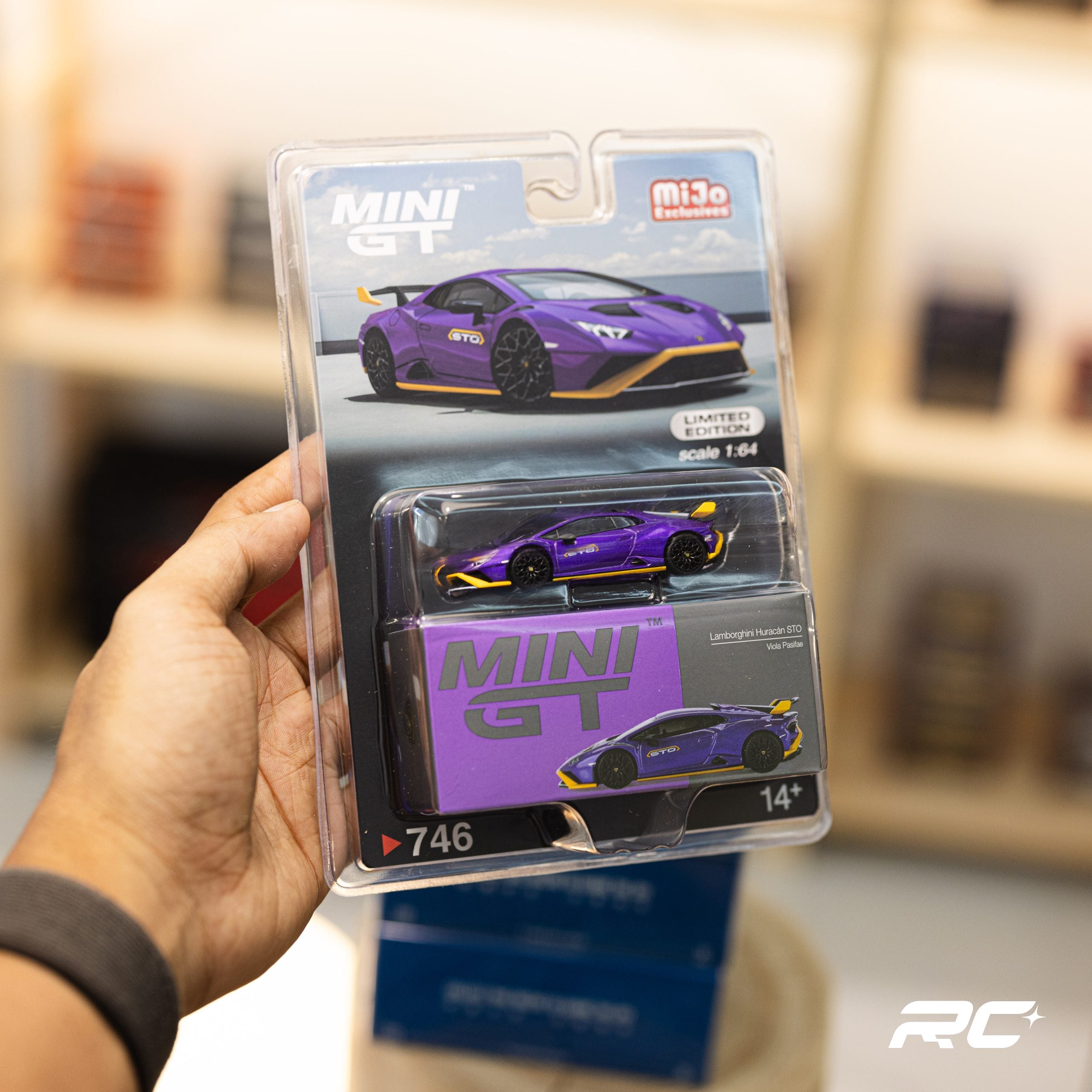 Lamborghini Huracán STO Viola Pasifae