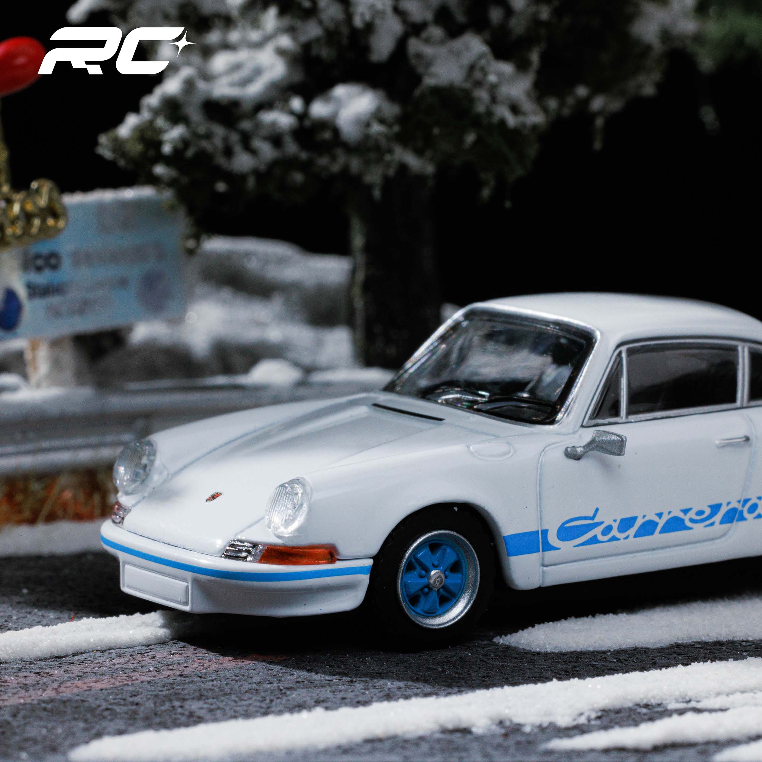 Porsche 911 Carrera RS 2.7 Grand Prix White with Blue Livery