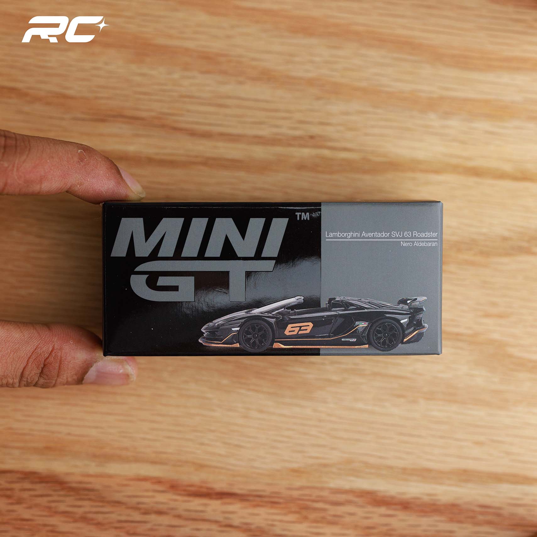 MINIGT 1:64 Lamborghini Aventador SVJ 63 Roadster Nero Aldebaran
