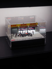 Red Bull Racing RB19 #1 Max Verstappen 2023 F1 2023 Japanese Grand Prix Pit Crew Set