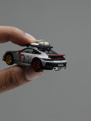 MINI GT：1/64 保时捷 911 Dakar “拉力叔叔” 左舵版