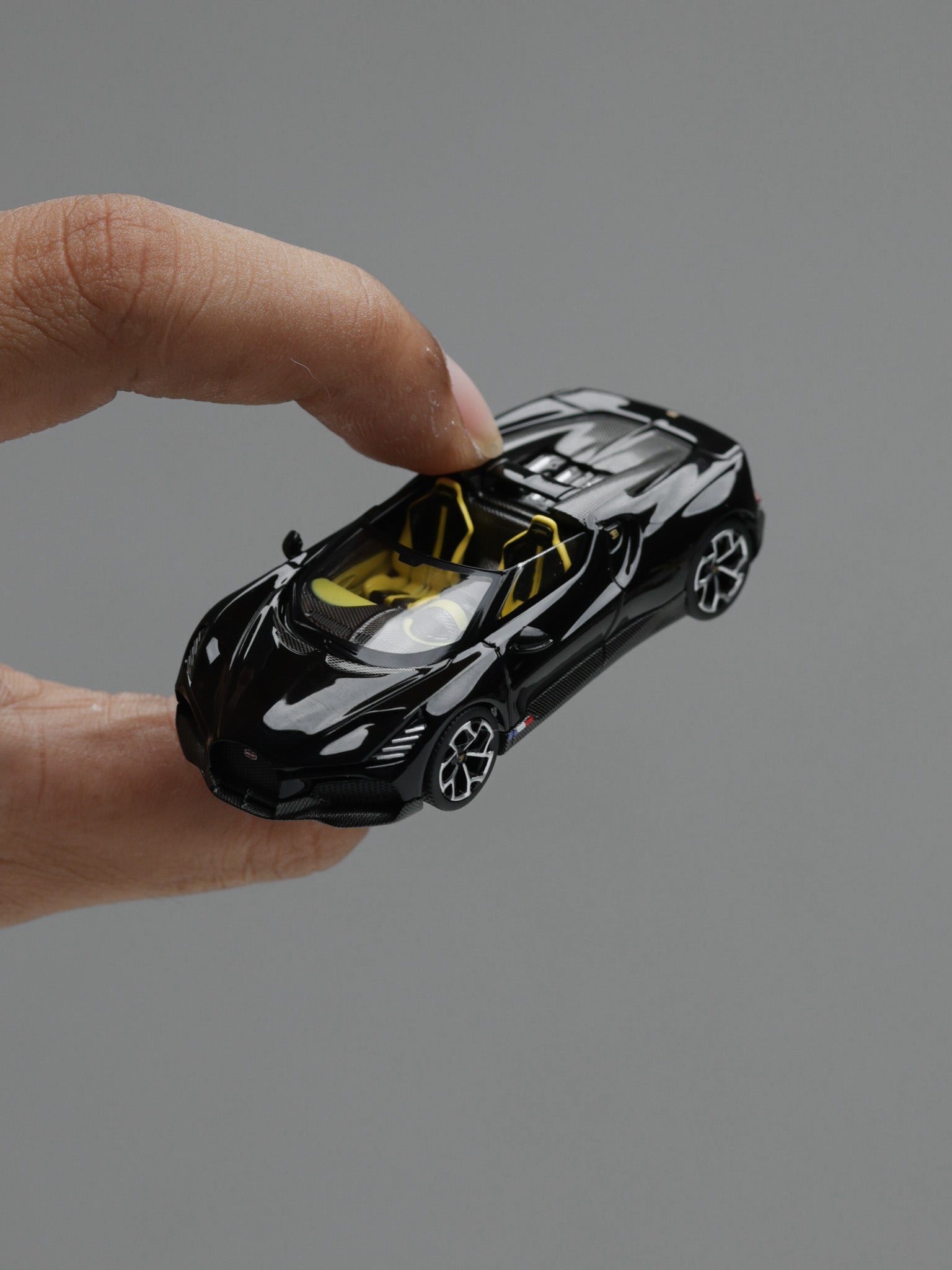 MiniGT 1/64 Bugatti W16 Mistral
Black