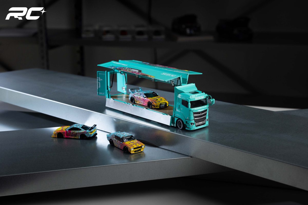 Beijing Model Exhibition G.C.D Mitsubishi Fuso LB green custom-painted car transporter