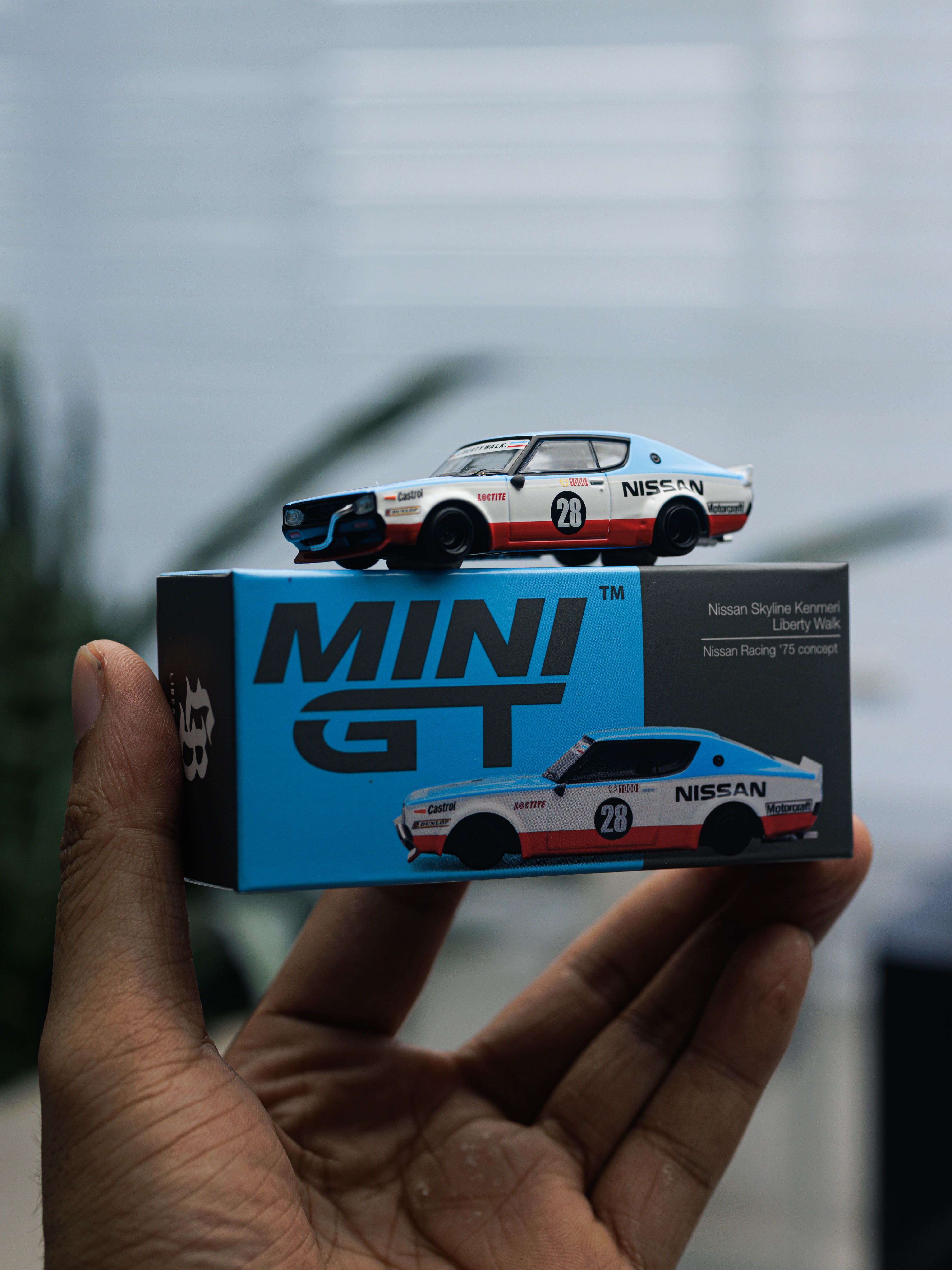 MINIGT 1/64 日产 Skyline Kenmeri Liberty Walk 日产赛车 '75 概念车