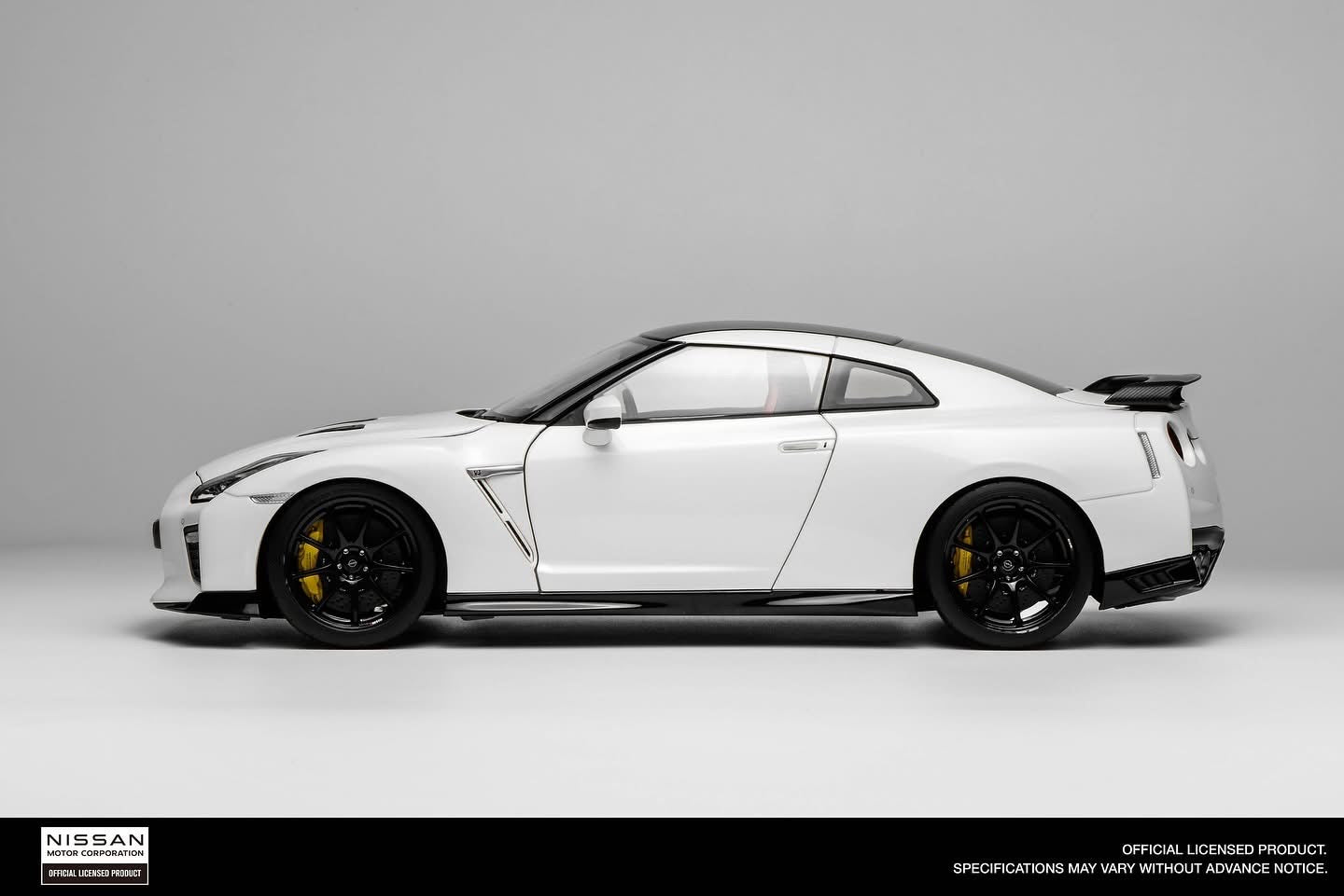 MOTORHELIX -Nissan GT-R (R35) Track Edition Engineered by NISMO T-Spec 2022 Brilliant White Pearl