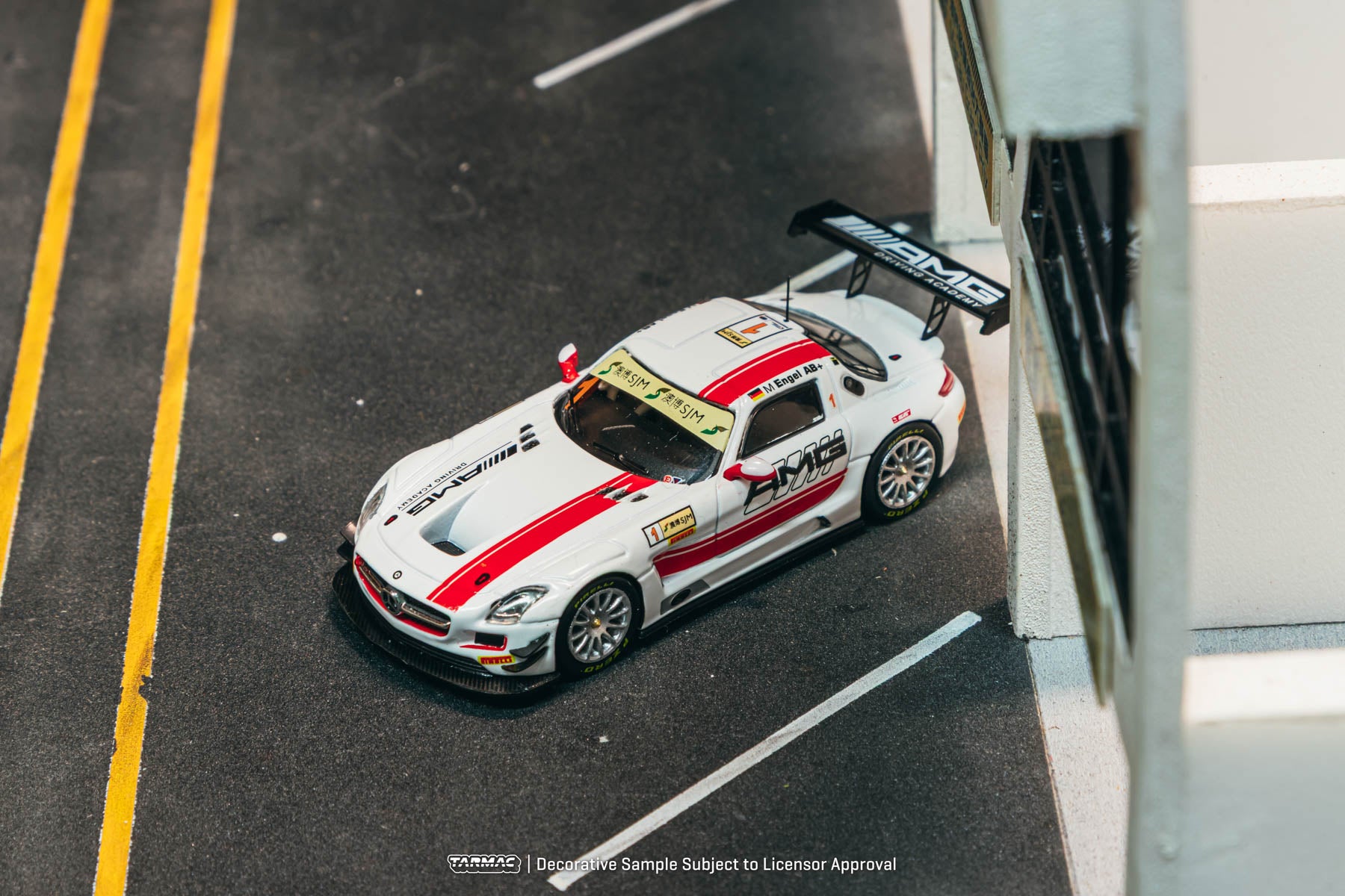 Tarmac Work 1/64 Mercedes-Benz SLS AMG GT3 Macau GT Cup - FIA GT World Cup 2015 Winner Maro Engel