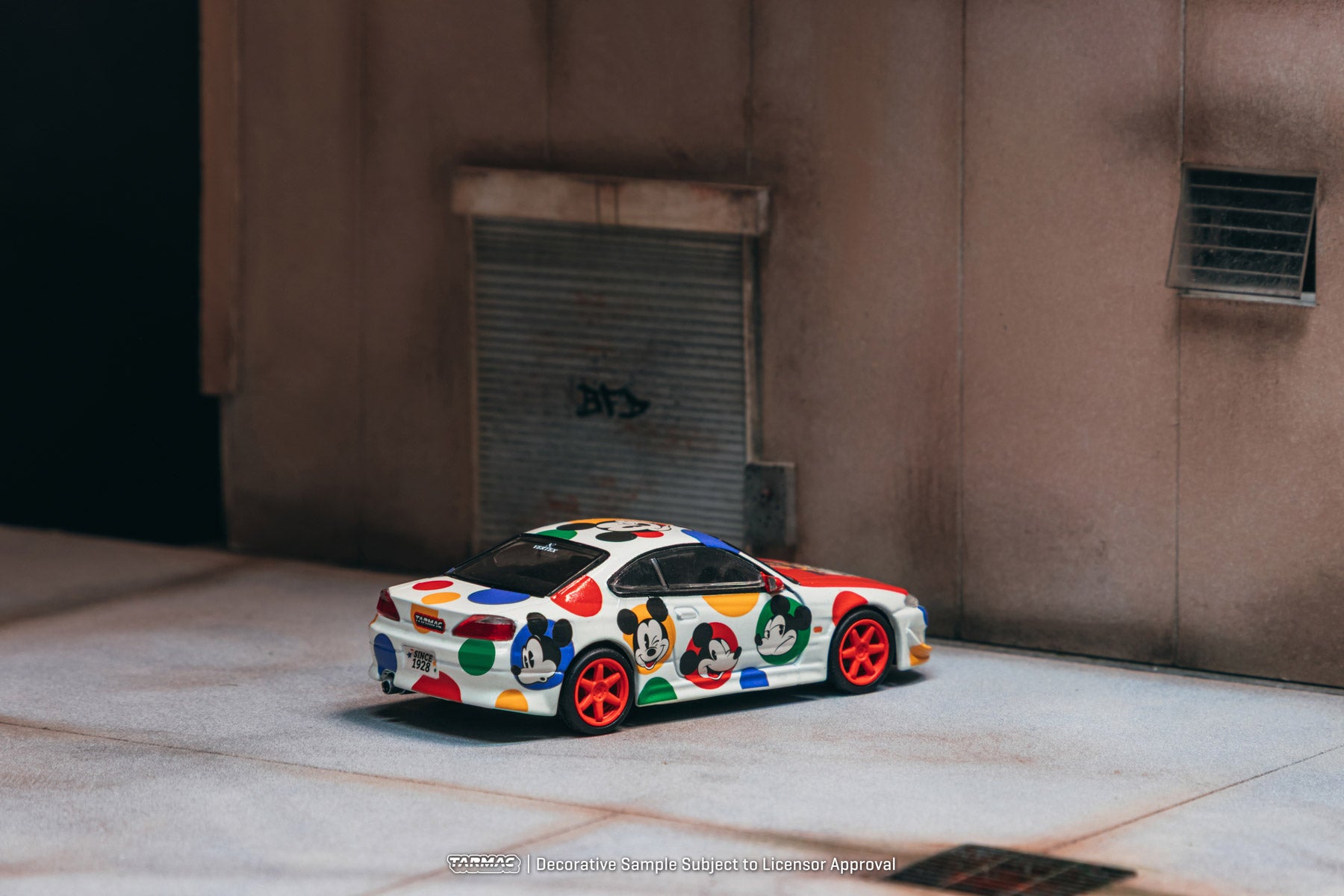 Tarmac Work 1/64 VERTEX Silvia (S 15) Mickey Mouse