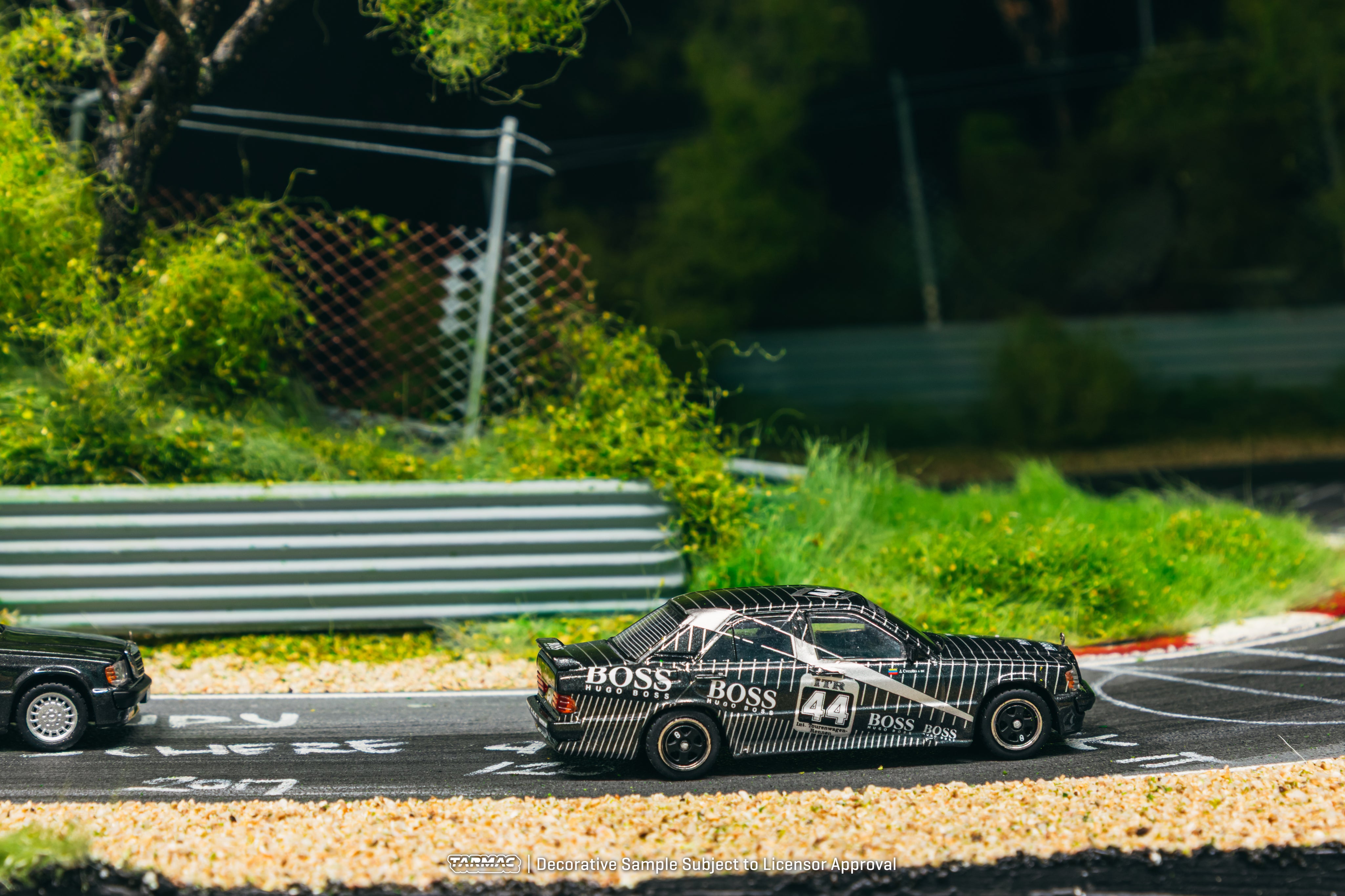 Tarmac Works - Mercedes-Benz 190 E 2.3-16 DTM 1988 Johnny Cecotto