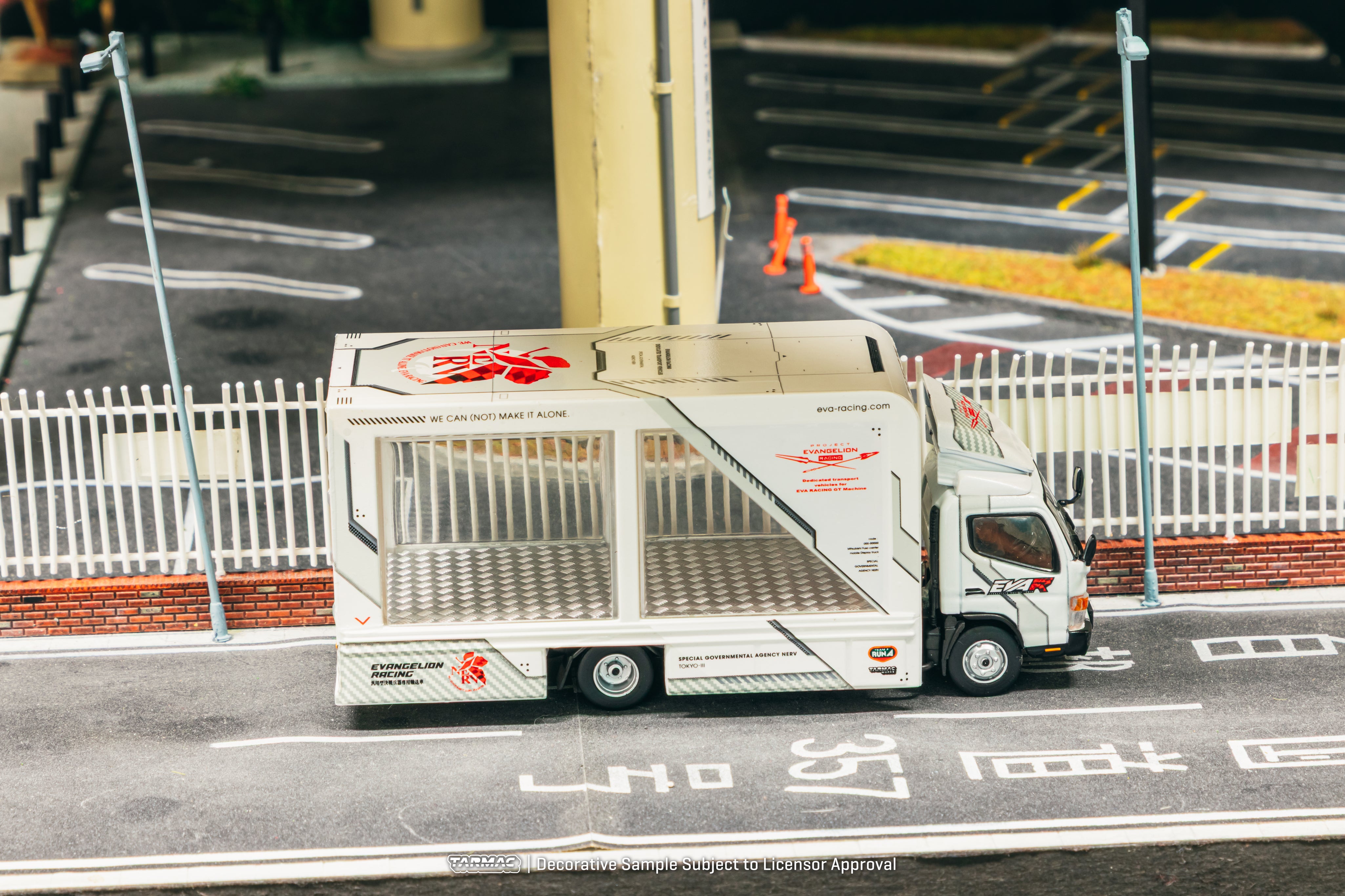 Tarmac Works 1:64 Mitsubishi Fuso Canter EVA Racing (T64T-TL002-EVA)
