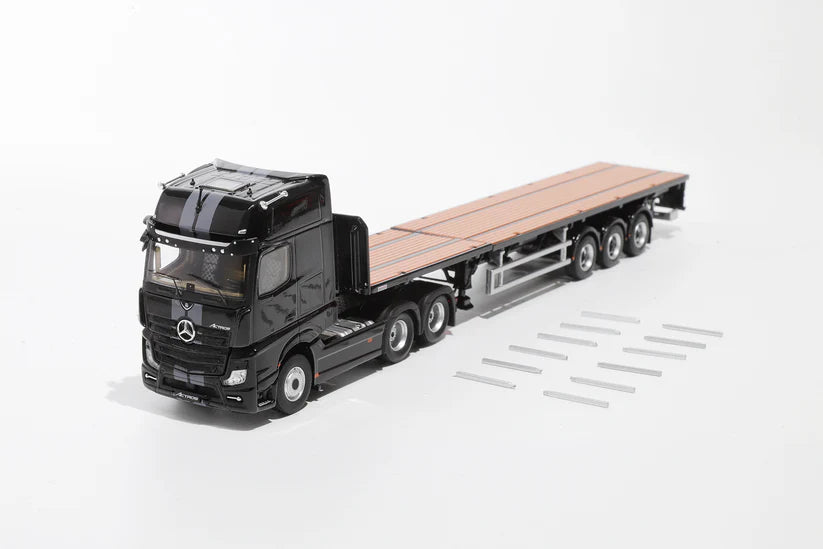 1:64 Mercedes-Benz Actros 6x2 &amp; Scalable Trailer