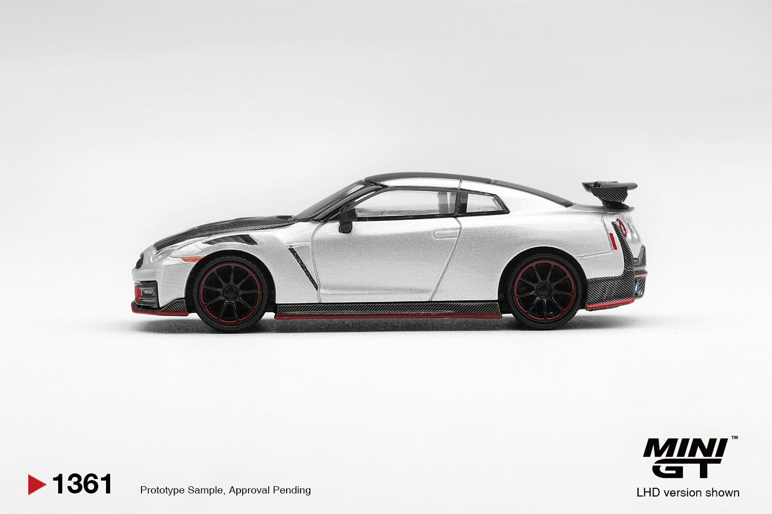 MINIGT 1/64 Nissan GT-R NISMO 2024 Silver